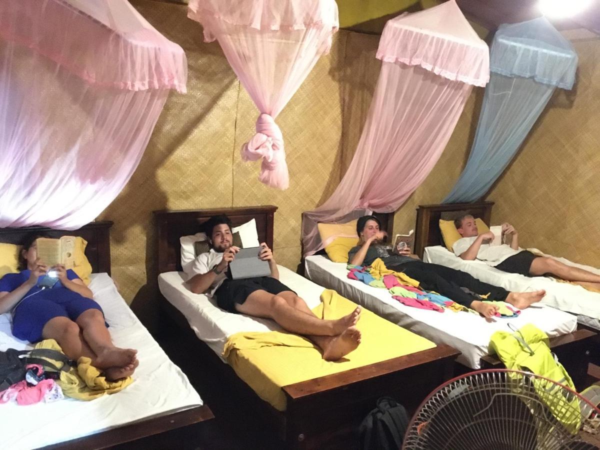 Tree House Hostel Сігірія Екстер'єр фото
